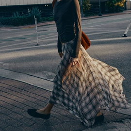 女式羊毛衫;连衣裙;女式毛呢外套