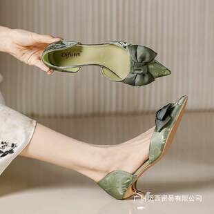 Ů�������|��Ь2025�ļ����^Ů������Y��ʽ���_�пՆ�Ь