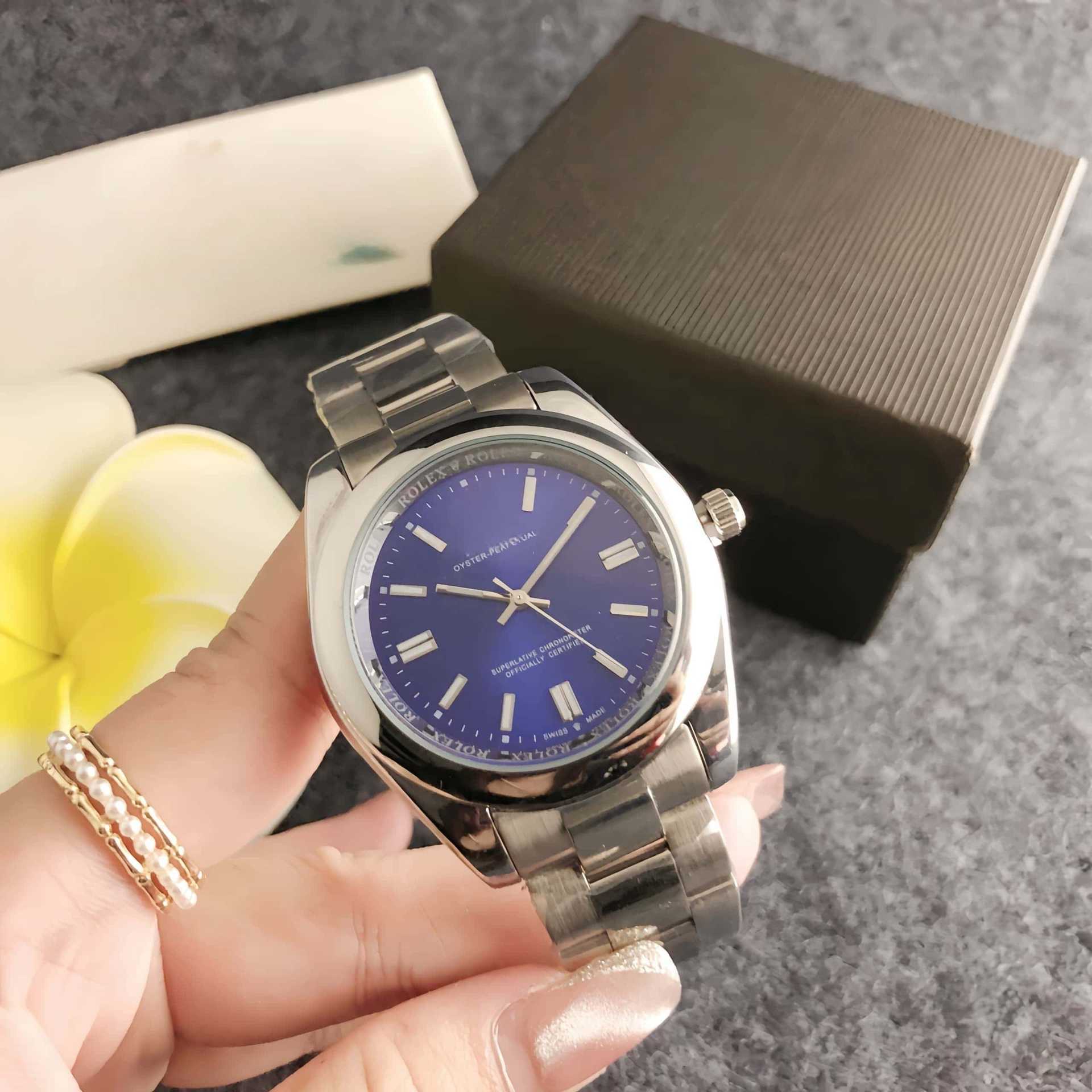 2025 new log constant color plate candy color watch men's simple men's alloy automatic waterproof quartz watch