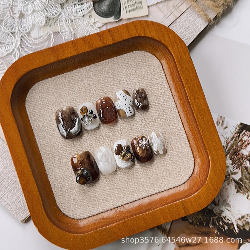 Purely Handmade Wearable Nails Ins Style High-End Xiaohongshu Smudged Hand-Painted Amber Whitening Manicure Nail Pieces Wholesale