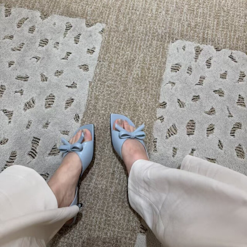 Girly French-style gentle bow-tie open-toe sandals in light blue, fashionable square-toed side-cut high heels for women with thin heels Girly French-style gentle bow-tie open-toe sandals in light blue, fashionable square-toed side-cut high heels for women with thin heels