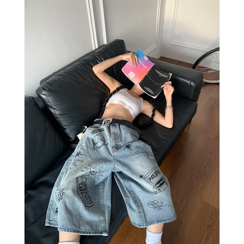 American-style Denim Shorts Men and Women's Niche Design Sense Summer Fashion Brand Cropped Pants Graffiti Printed Knee-length Pants