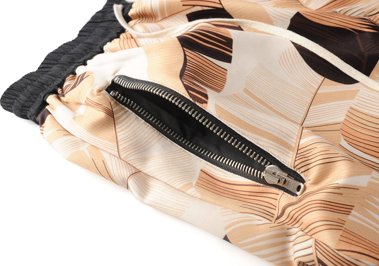 Title 18, Vintage Casual Loose Fitting Floral Leaf Shorts...