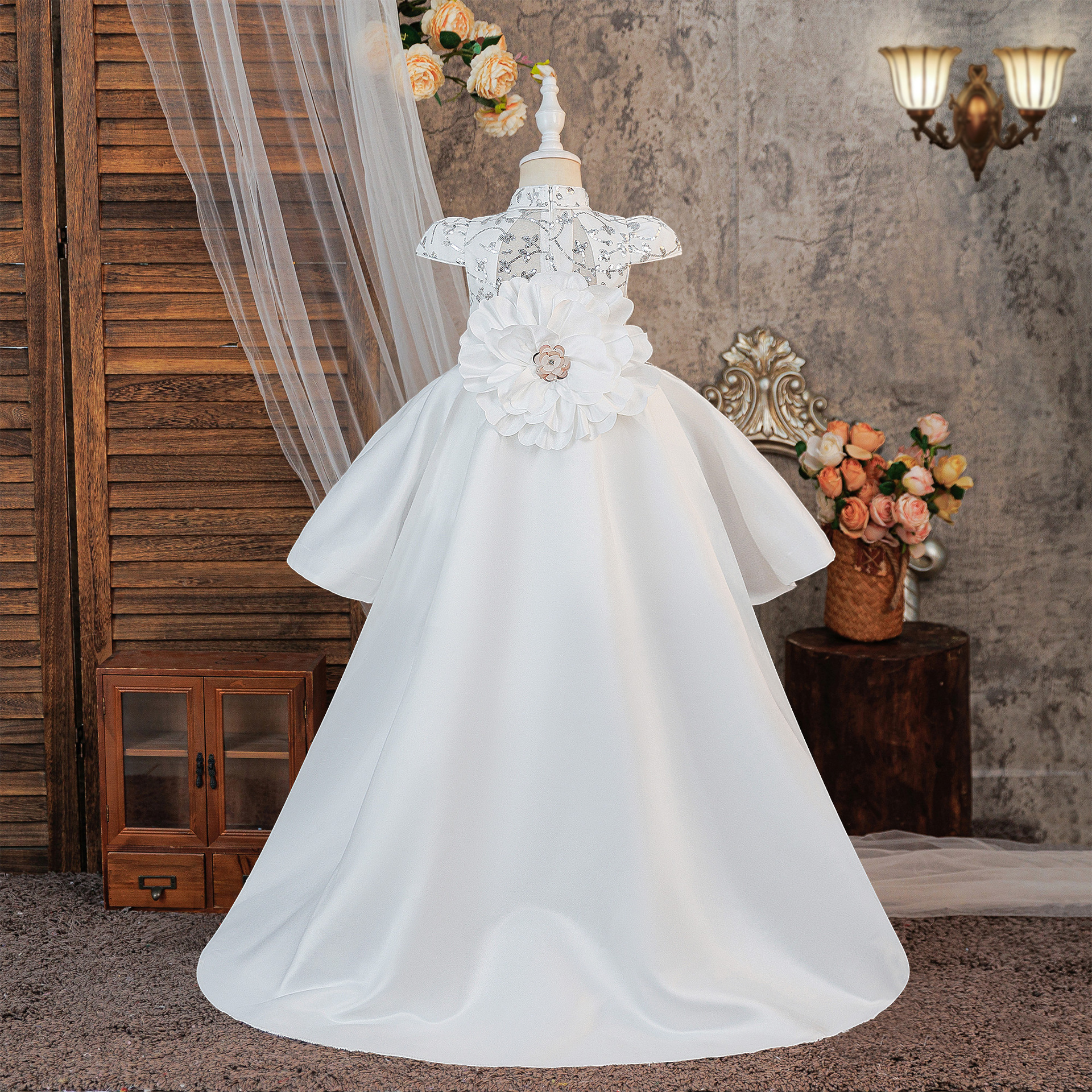 2025 vestido de niñas de satén transfronterizo vestido de princesa de niños espectáculo de lujo ligero vestido de florista