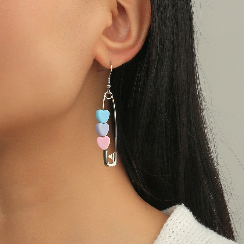 Korean Style Paper Clip Macaron Color Heart Shaped Alloy Earrings Wholesale display picture 5