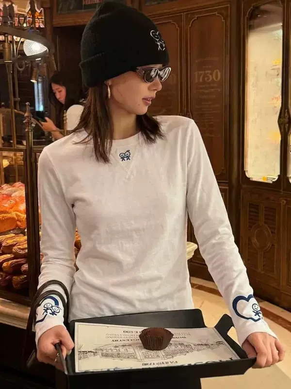 เสื้อยืดแขนยาวคอกลมผ้าคอตตอน ลายสกรีนการ์ตูนสำหรับผู้หญิง