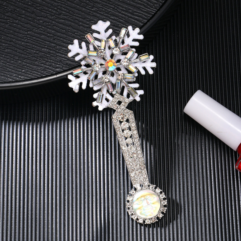 New Snowflake Scepter Women's Brooch Niche High-grade Sense Cross Western Antique Moen Face High-grade Corsage