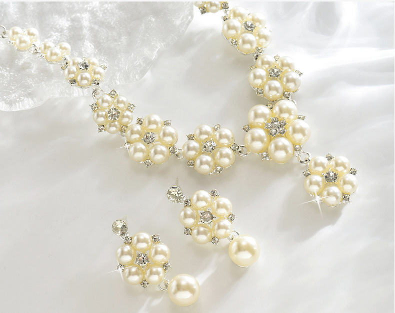 Women's Gender Elegant Lady Streetwear Geometric Alloy Rhinestone Women's Earrings Necklace Jewelry Set