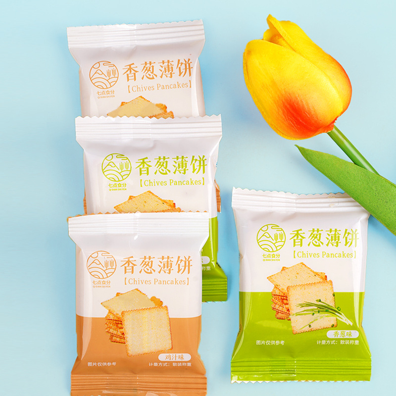 Full-box wholesale casual Internet celebrity snacks, multi-flavor, reception, afternoon tea, chives, chicken slices, crispy biscuits