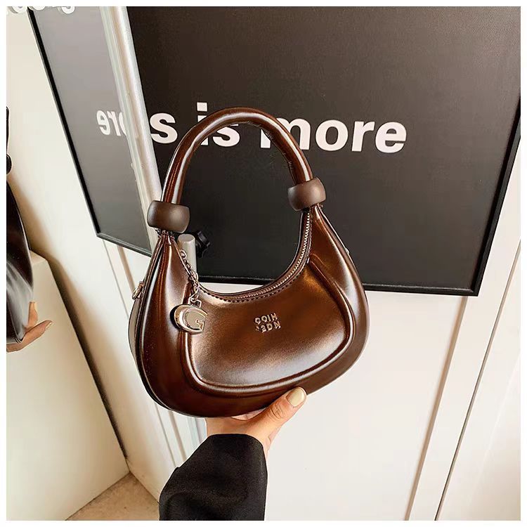 Women's Retro Saddle Crossbody Bag Designer Versatile Shoulder Bag_voghion.com
