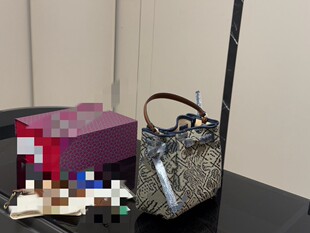 202w5�¿��ϻ�ˮͰT��б��Ů�������p�玧���K������ϵ���n��С��
