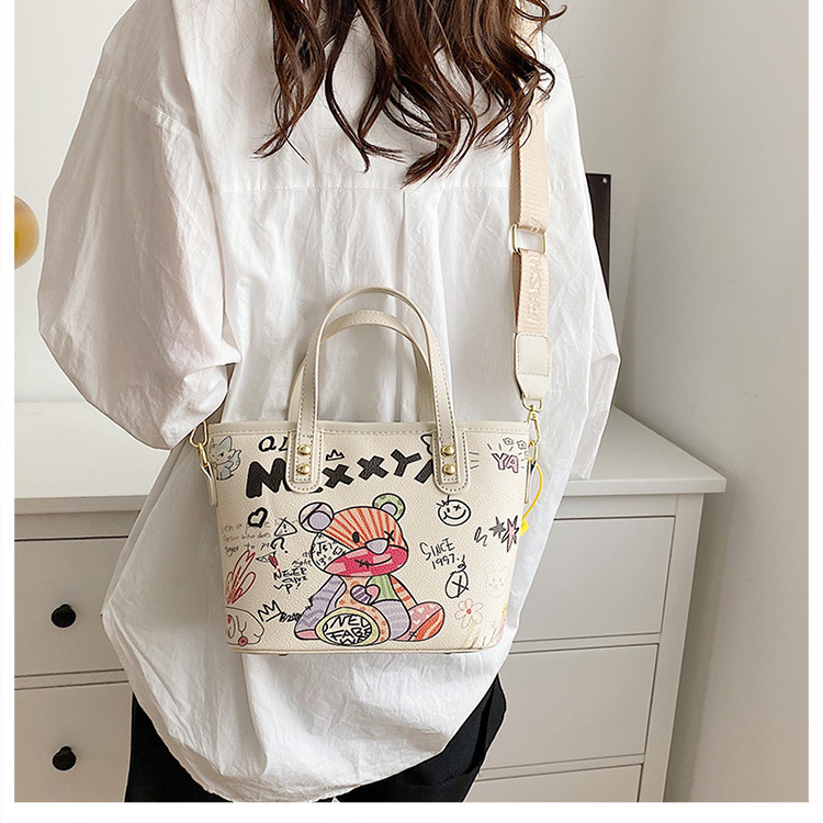 Women's Graffiti Shoulder Bag Large Capacity Fashion Bucket Bag_voghion.com