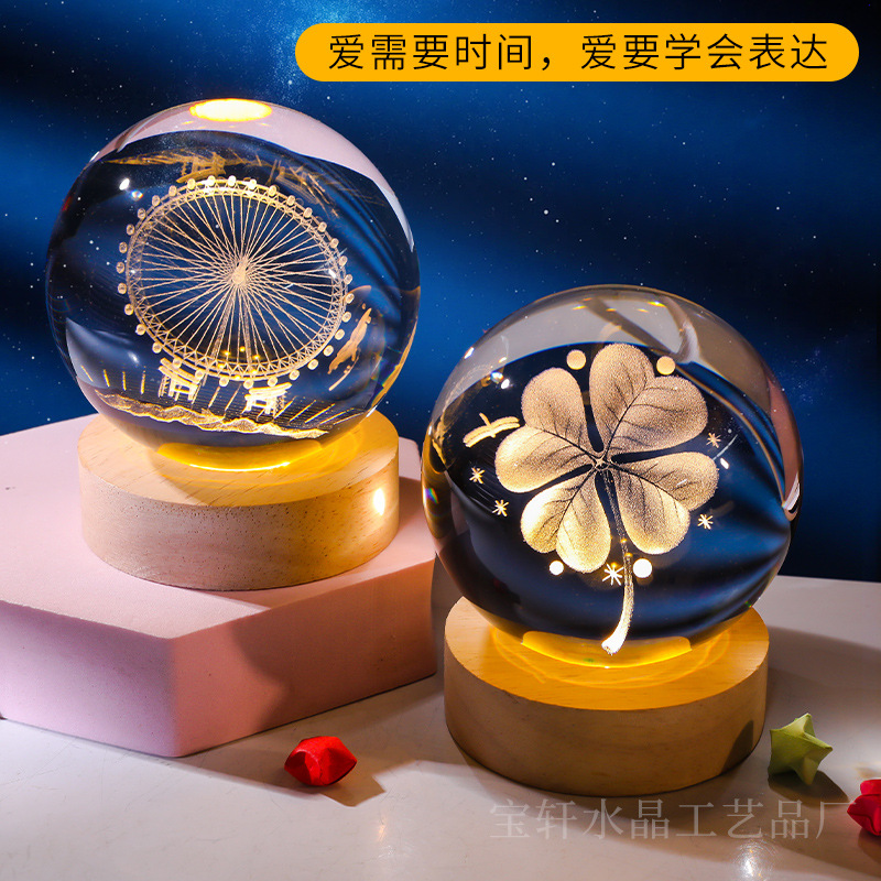 Bola de cristal al por mayor galáctica bola de cristal tallada interna 520 Qixi Navidad noche lámpara adornos de cristal