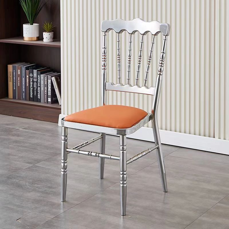 Sillas de comedor domésticas nórdicas lujosas modernas de hierro forjado simple respaldo mesa de negociación taburetes minimalistas restaurante hotel lujo