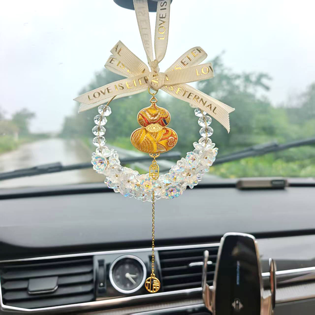 Crystal gourd car hanging rearview mirror decoration, women's safety pendant, car interior accessory