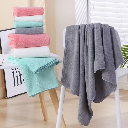 Set of four towels and two bath mats, ultra-fine fiber