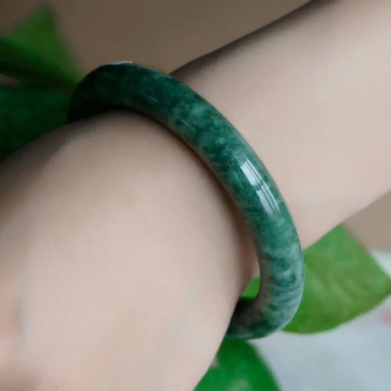 Doğal Jade Bilezik Toptan Satış Guizhou Yeşil Jade Bilezik Beyaz Jade Bilezik Jade Bilezik Türü Bir Parça Dropshipping Jadeite
