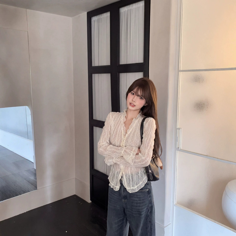 2026 Autumn New Apricot Chiffon Blouse for Women, V-neck, Lace, Pleated Texture, Lightweight and Breathable Shirt 2026 Autumn New Apricot Chiffon Blouse for Women, V-neck, Lace, Pleated Texture, Lightweight and Breathable Shirt