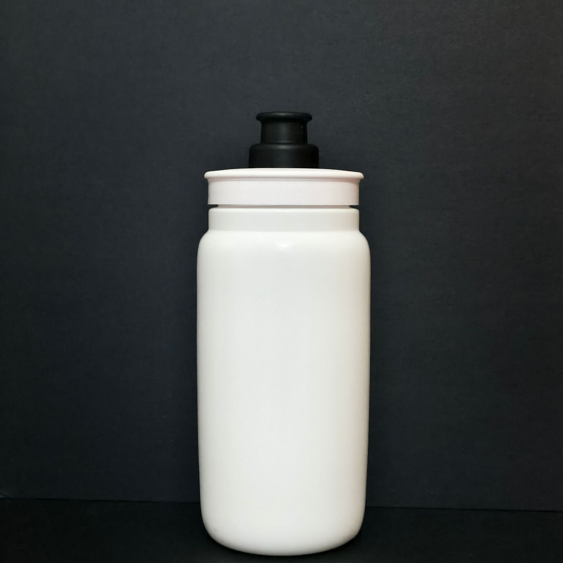 Bicicleta al aire libre botella de agua de plástico extruida portátil logotipo de impresión de gran capacidad de motocicleta spot transfronteriza