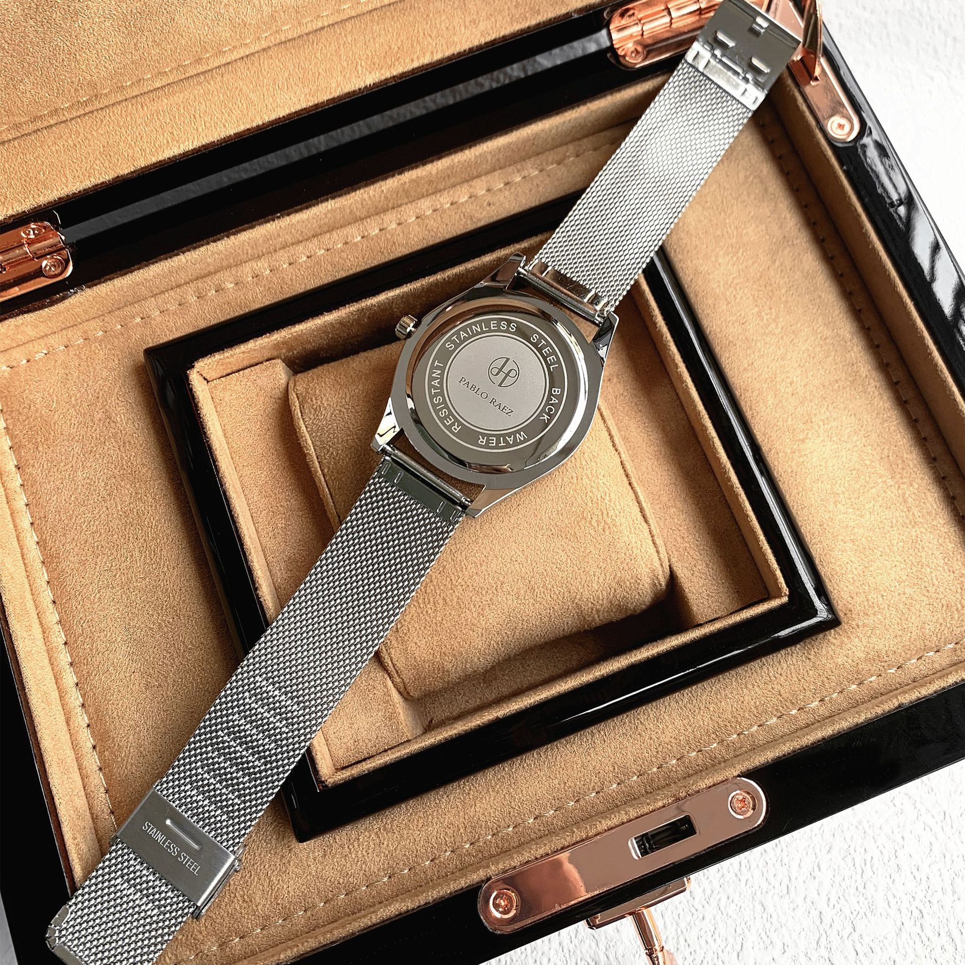 Douyin live broadcast popular men's high-quality stainless steel watches with good looks and cross-border e-commerce hosting and wholesale delivery_voghion.com