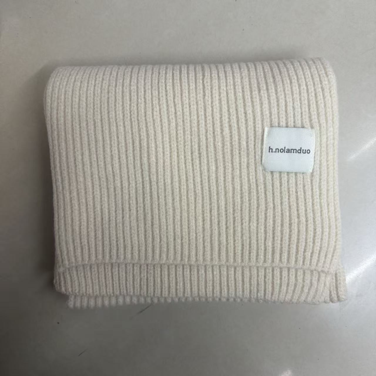 Solid color knitting [beige]