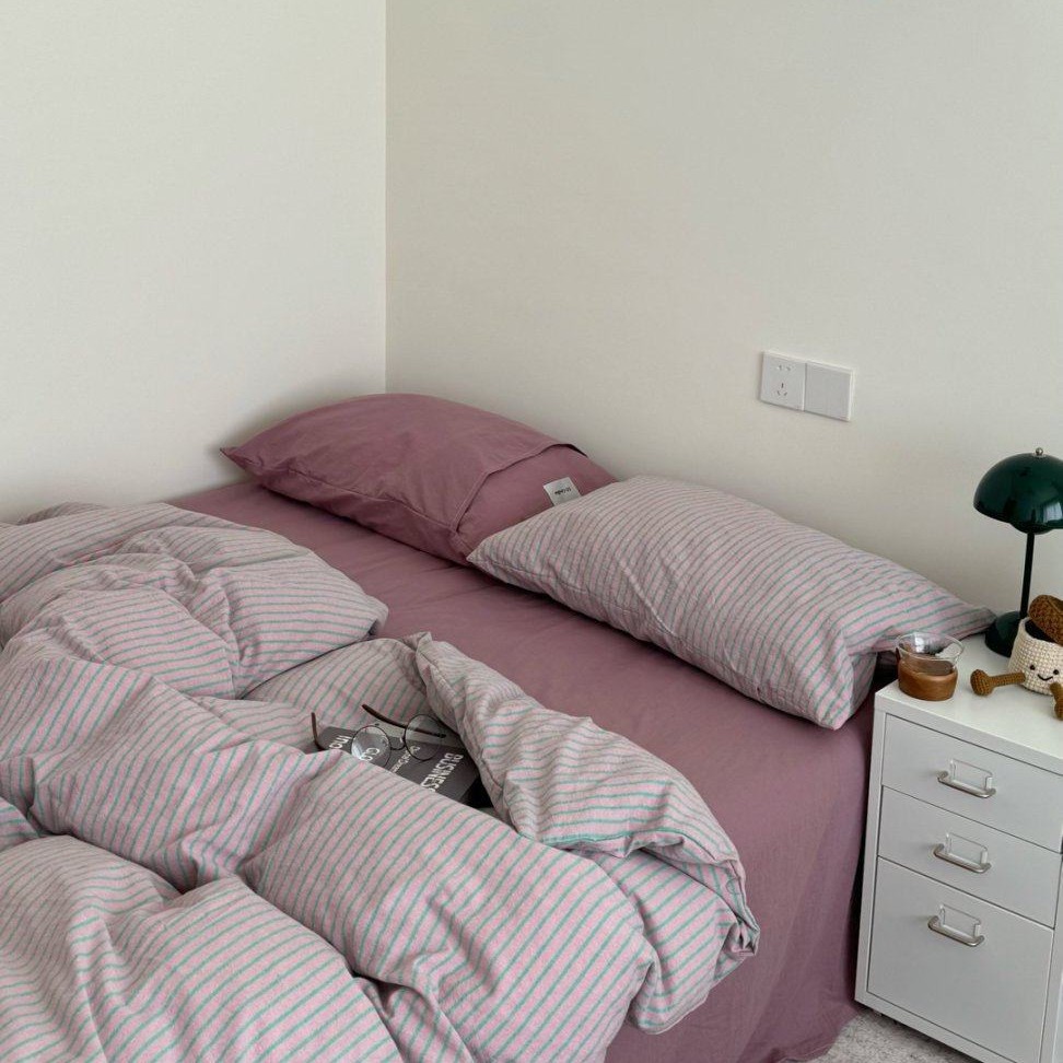 ins Minimalist Pure Cotton Four-piece Bedding Set 2026 New Model, Suitable For All Seasons, Includes Duvet Cover, Bed_voghion.com