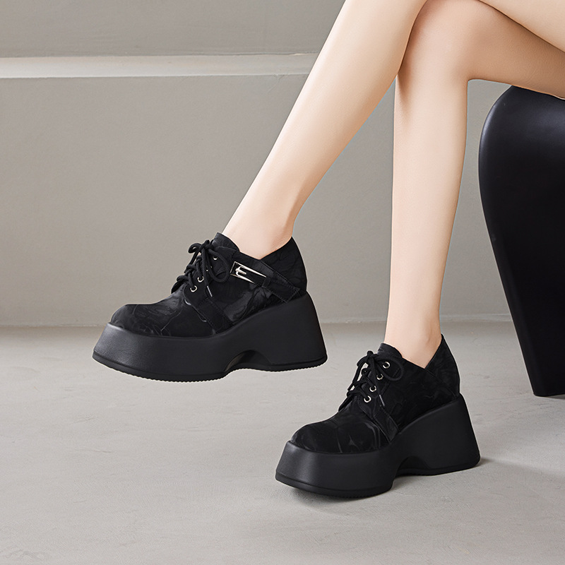 Giày sneaker nữ đế dày 10 cm buộc dây phong cách bệt platform — màu đen