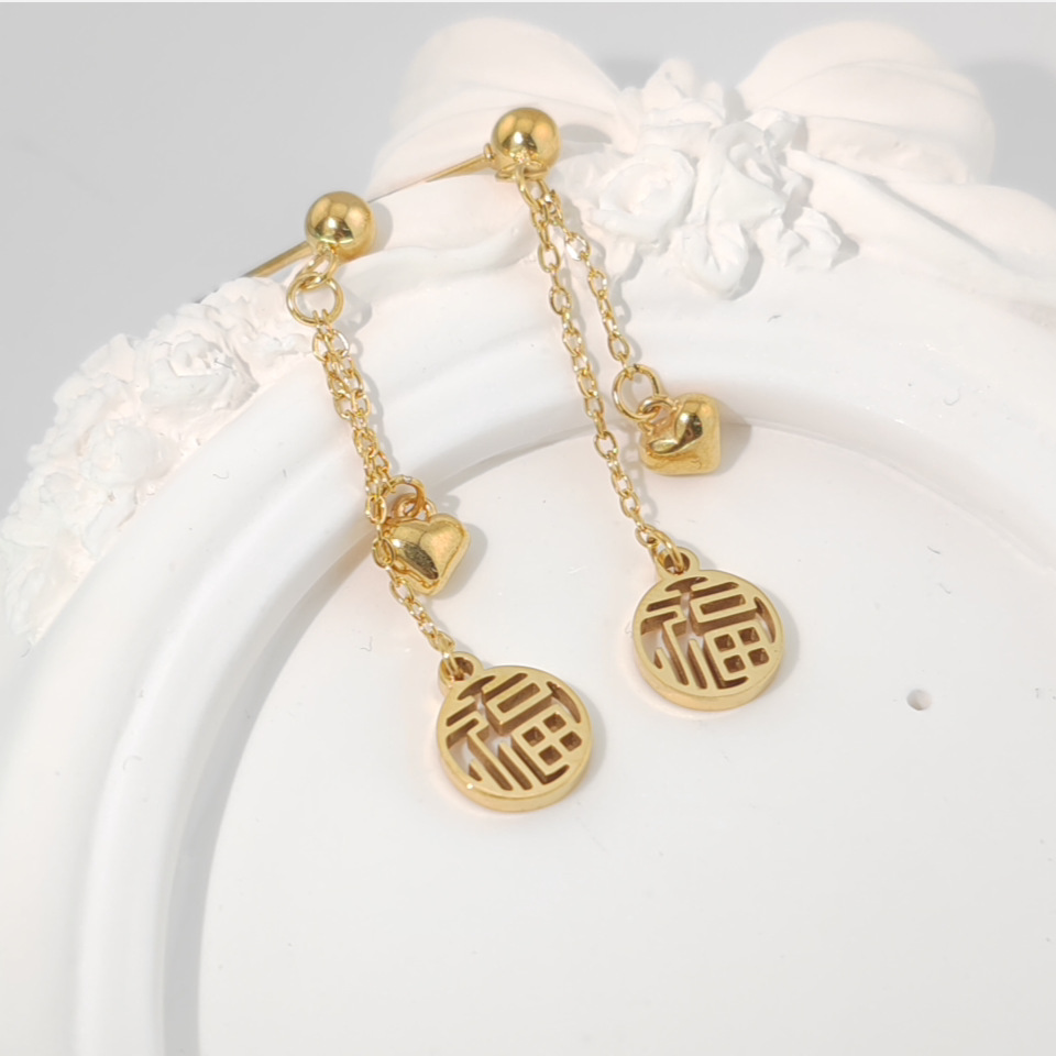Xuping aleación de cobre chapado 24k color diario pequeño ligero estilo de lujo pernos de orejas elegantes orejas al por mayor mujeres