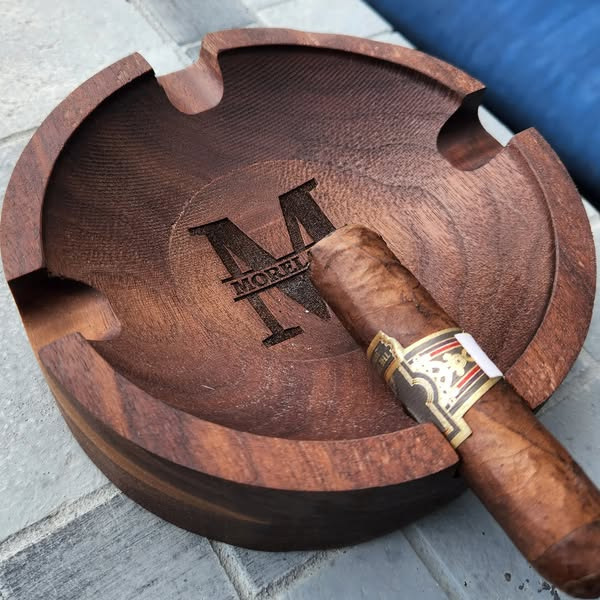 Cross-Border Father's Day Popular Gift, a Customized Name Walnut Cigar Ashtray Father's Day Gift