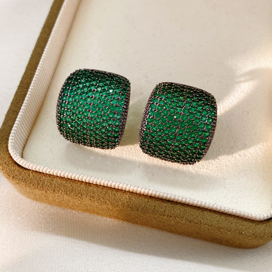 Medieval vintage aguja de plata gota de agua de piedra pernos cuadrados temperamento simple pendientes ligeros de lujo alta sensación de auriculares
