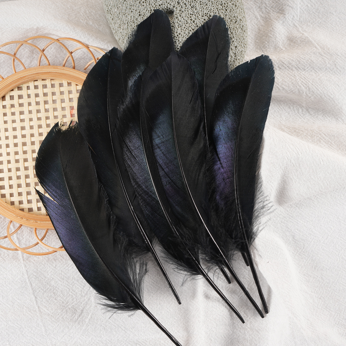 Plumas negras al por mayor DIY accesorios de decoración de ropa accesorios escenas de diseño de fábrica de plumas tienda directa