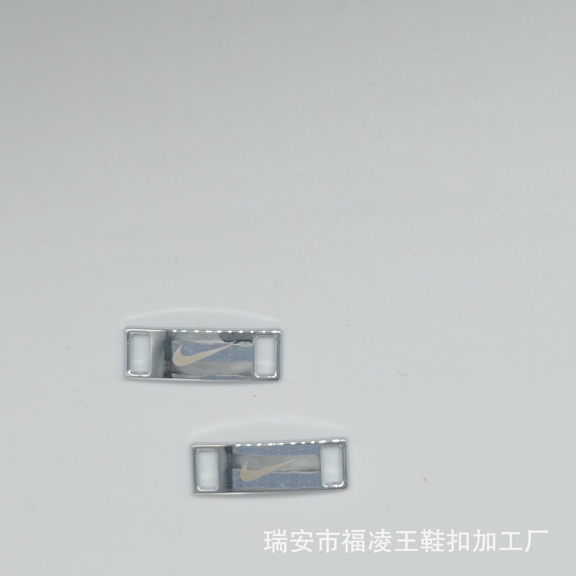 自作金属aj靴バックルランニング靴板靴鉄牌潮靴周辺個性ロゴ靴標