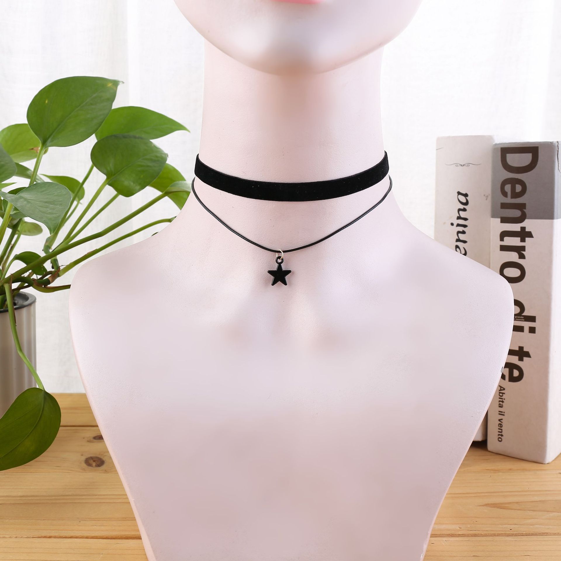 Korean-style ins color velvet belt double five-pointed star clavicle chain new jewelry wholesale fashion ladies accessories collar
