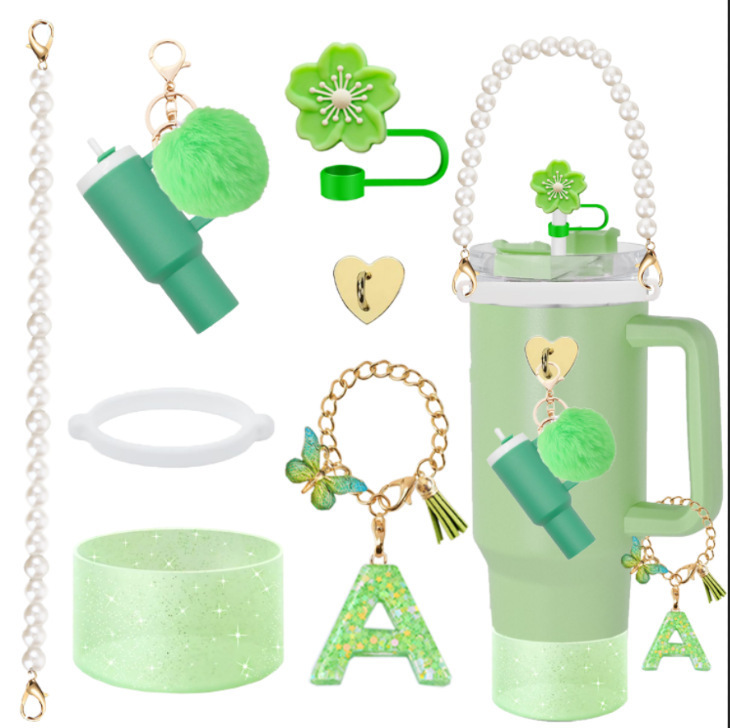 7pcs taza Stanley cuerda de mano colgante de silicona flor tapa de pajita bola de felpa colgante de copa cadena de taza de color