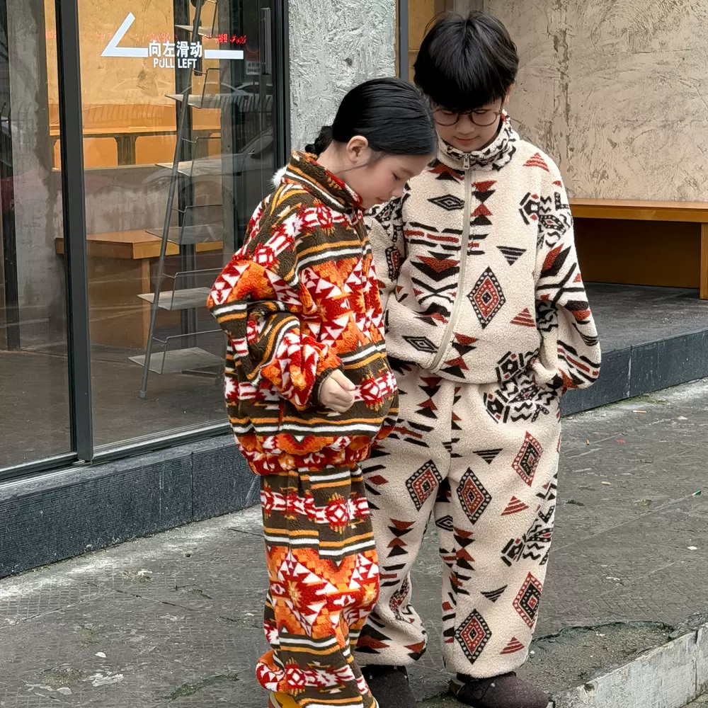 末小蒙2026冬季男女童立领印花法兰绒睡衣两件套儿童保暖家居