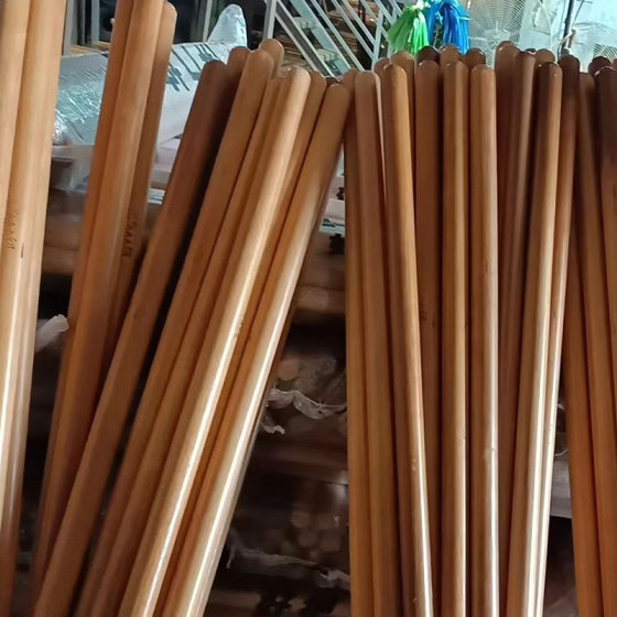 Factory supply agricultural locust wooden handle household 1.2 meters 1.4 meters spade wooden handle shovel agricultural tools wooden pole wholesale