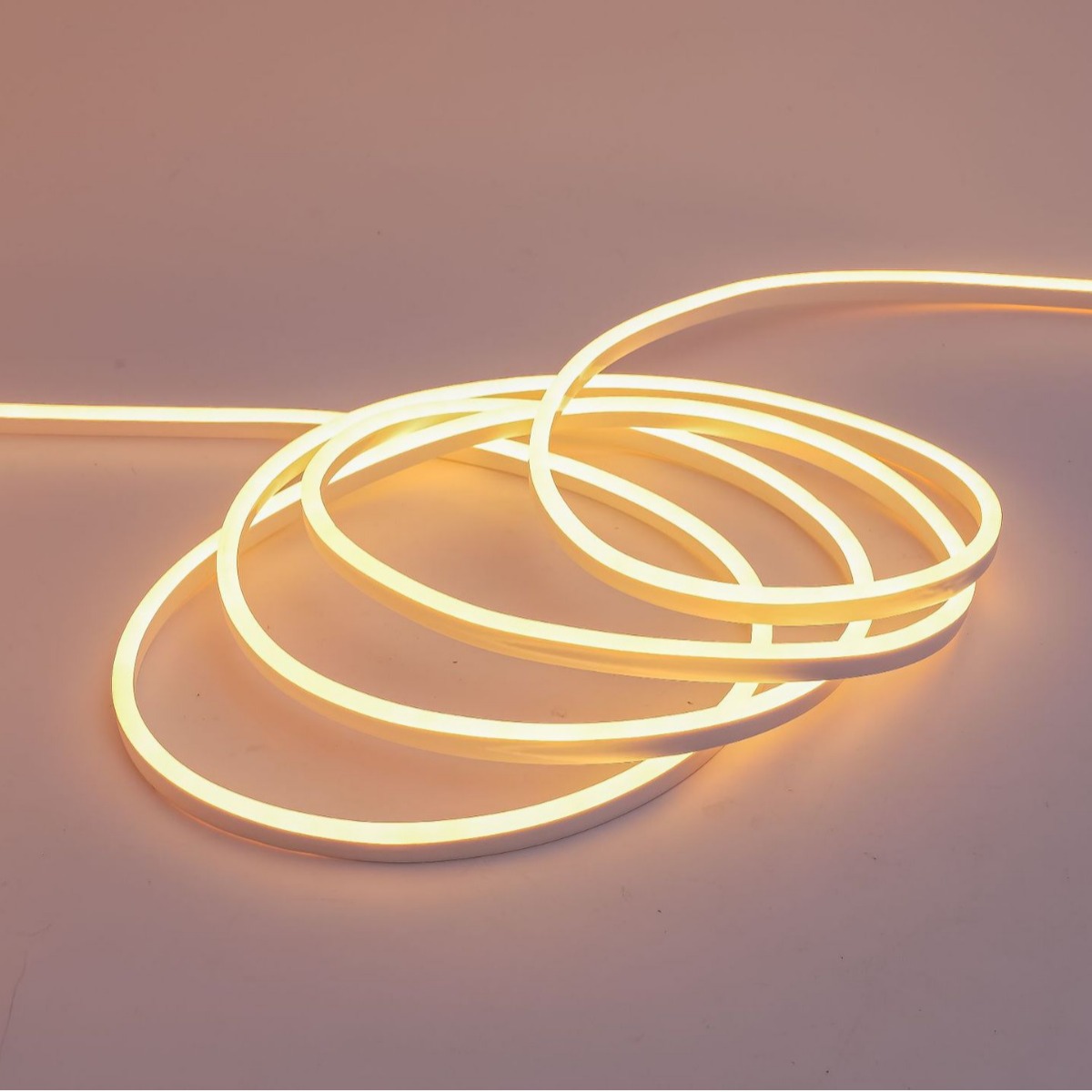 Tira de luz de silicona extruida integrada, sin necesidad de taladrar, para iluminación interior y exterior del hogar, LED integrado de bajo y alto voltaje con alta reproducción cromática.