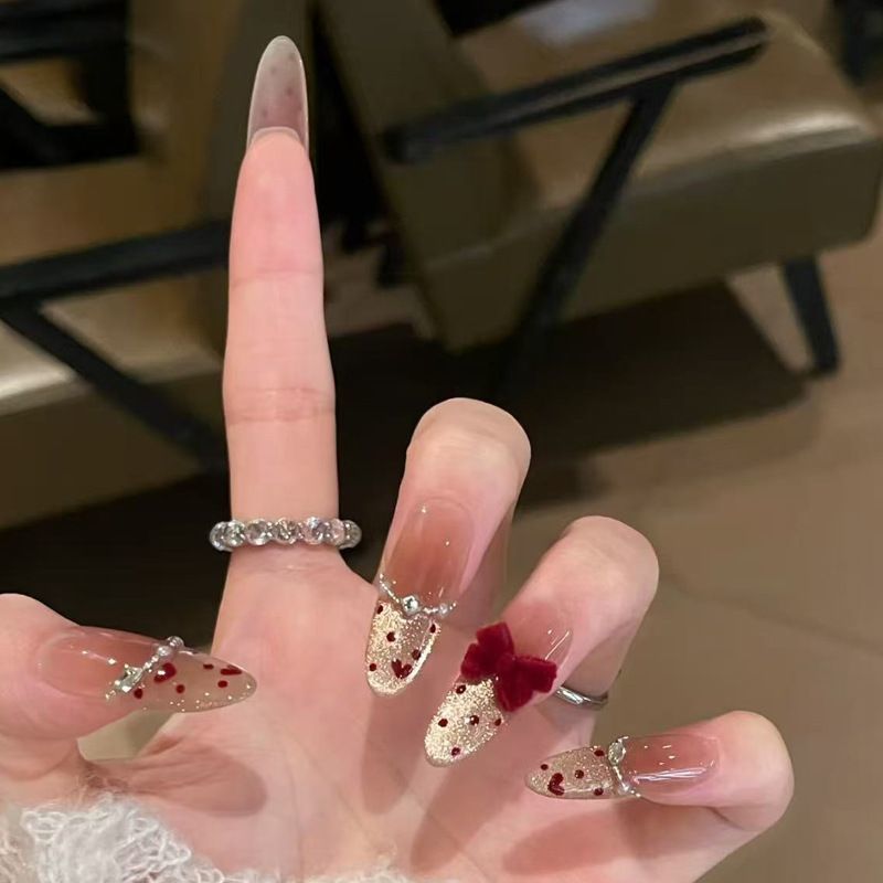 Uña roja hecha a mano ojo de gato pequeño conejo pieza de uñas fabricantes de productos terminados al por mayor elíptica manicura falsa desmontable