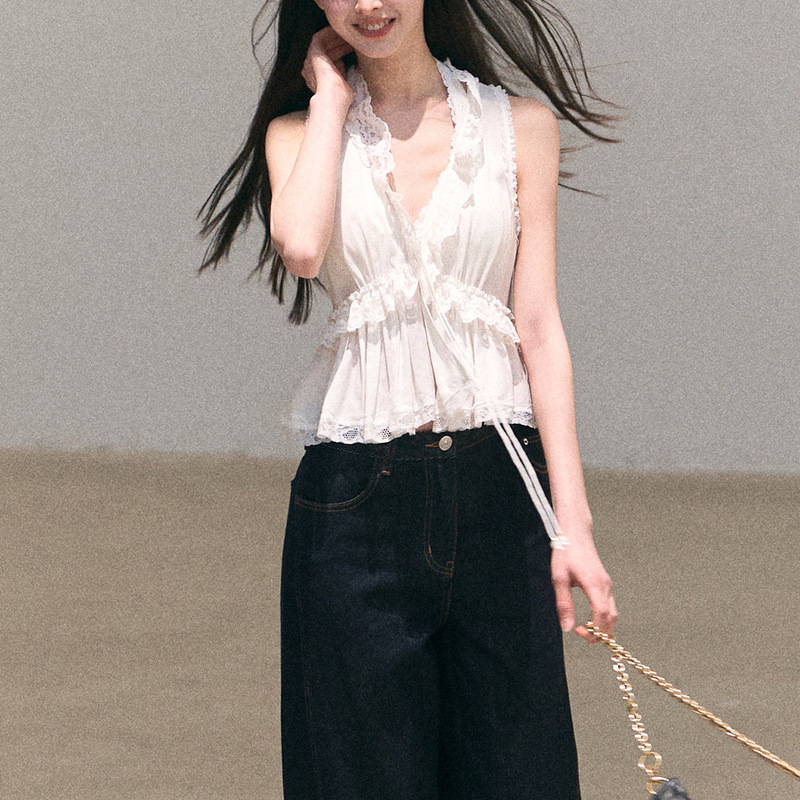 In-Stock Private Collection Petal Lace Vacation-Style Camisole Spring/Summer V-Neck Lace Waist-Cinching Slimming Top In-Stock Private Collection Petal Lace Vacation-Style Camisole Spring/Summer V-Neck Lace Waist-Cinching Slimming Top