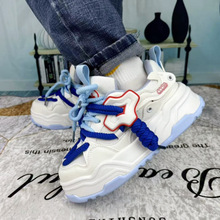 2025春秋透气百搭小白鞋ins多巴胺甜美厚底增高轻便老爹鞋娃娃