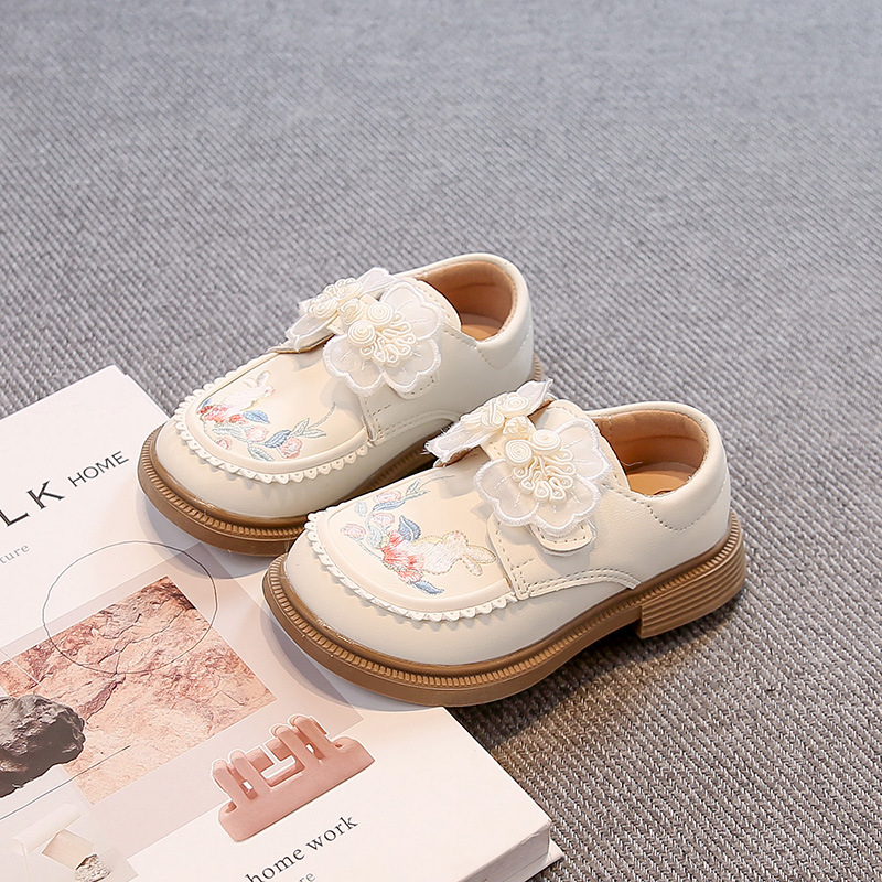 Zapatos de cuero para niñas 2026 primavera y otoño nuevos niños estilo nacional bordado zapatos princesa zapatos para niñas zapatos de suela suave zapatos para bebés image 5