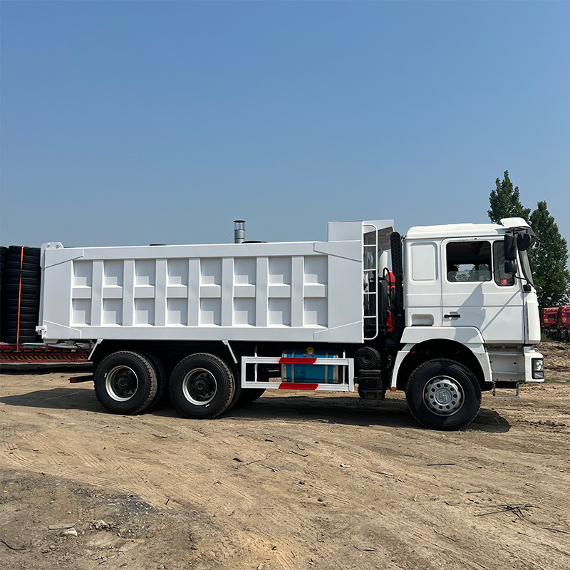 Shaanxi Automobile Delong F3000 Dump Truck Exported to Africa, Eight-Wheel Dump Truck for Earthmoving, 371 Horsepower, Port Transport Vehicle