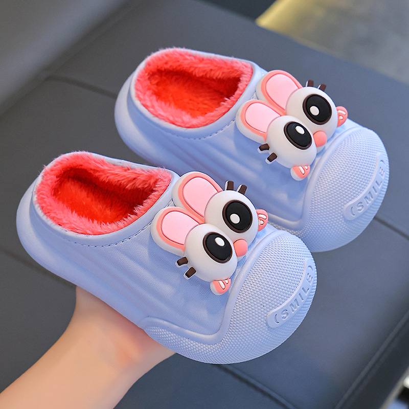 Otoño y invierno zapatillas de algodón para niños, niños y niñas, calentamiento y cubierta de algodón impermeable, lindos zapatos de algodón para niños pequeños y medianos.