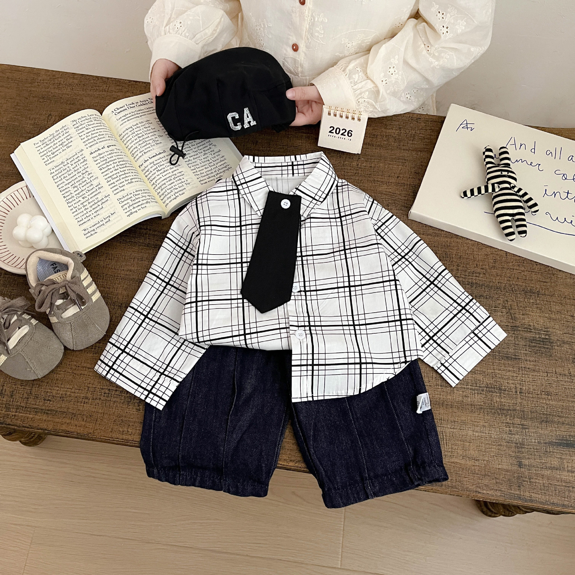 Camisas guapos para bebés coreanos primavera nueva moda cool niño camisa a cuadros de aire extranjero vestido de otoño ropa infantil