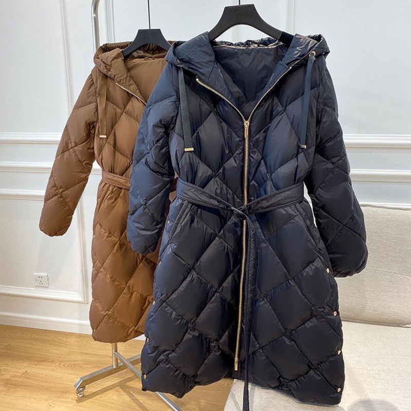 秋冬女款羽绒服菱格系腰带显瘦连帽外套侧开叉小金扣潮|undefined