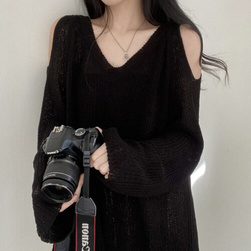Sunscreen blouse for women's summer thin style design, niche heart collar ice silk sweater autumn long-sleeved off-shoulder wholesale