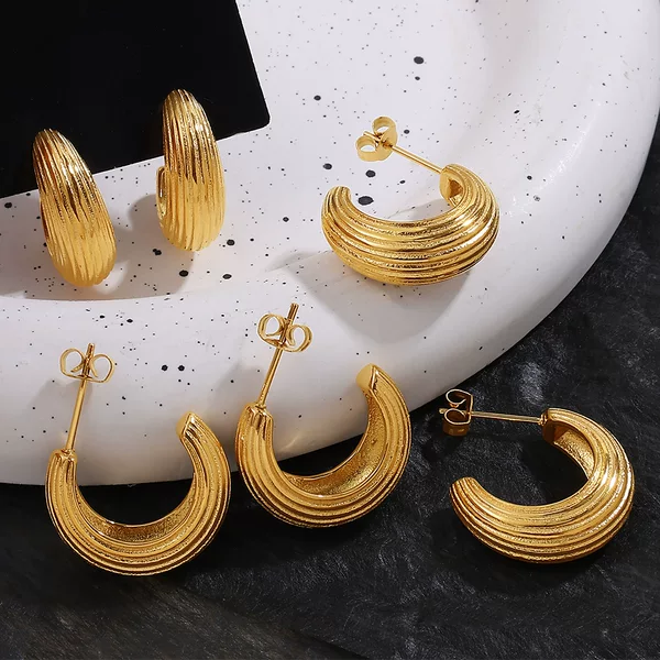 Hong Kong Style Retro Niche Design Ins Stripesd C-Shaped Earrings Stainless Steel Plated 18K Gold Fashionable Versatile Simple Earrings