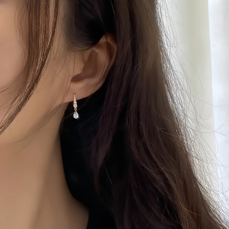 S925 plata de ley chapada en oro de 14K gota de agua francesa circón borla gancho para la oreja mujer lujo ligero temperamento de alta gama aretes de todo fósforo image 3