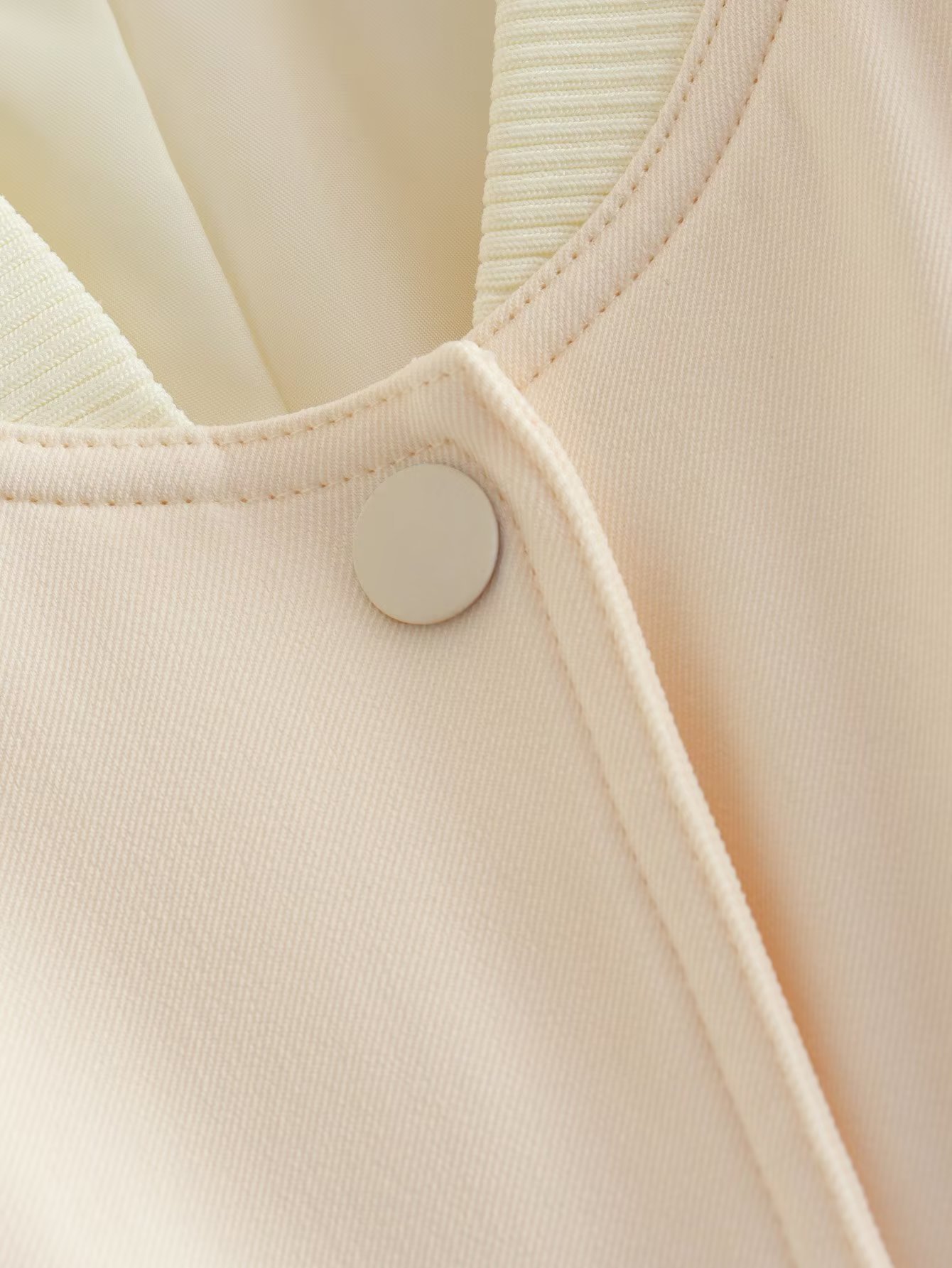 525g Weight Casual Jacket Outerwear Type Long Sleeve Sleeve Length Single Breasted Placket Type Polyester Fabric Type Short Top Length Coat Tops Type Holiday, Daily Occasion Standing Collar Neckline Loose Fit Type Solid Color Pattern Spring, Autumn Season Women's Gender Button Design Streetwear Style Women's Streetwear Solid Color Button Single Breasted Coat Casual Jacket 25