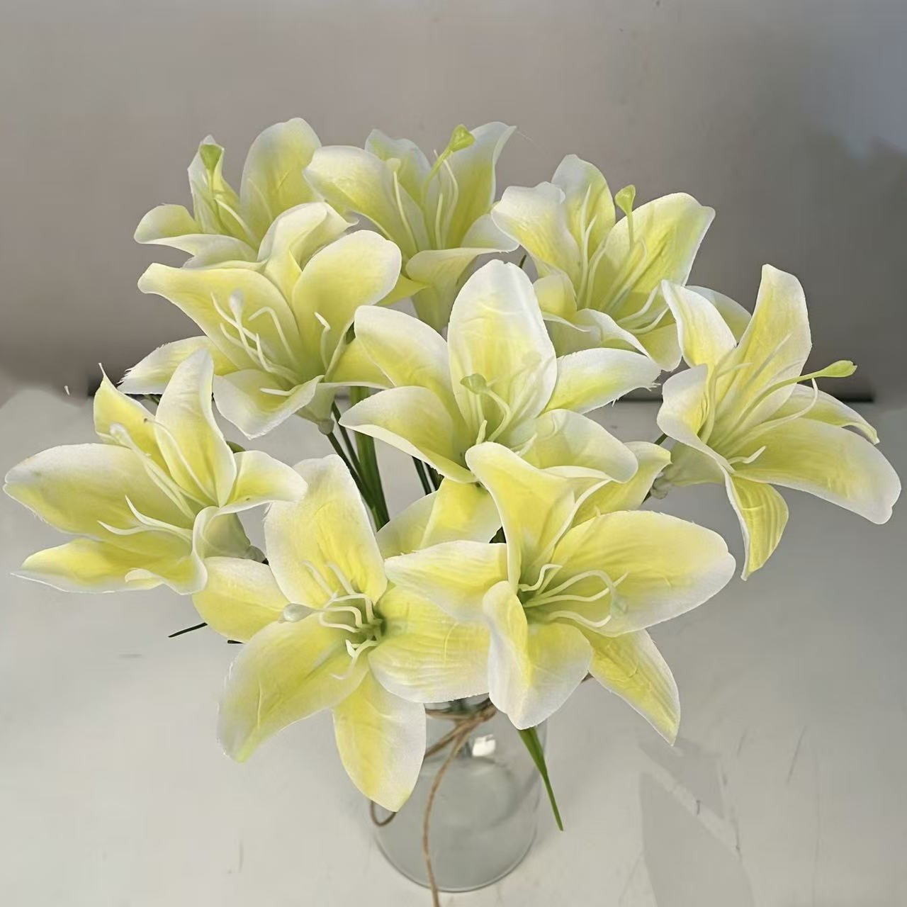 Simulación de flores de lirio de rama única Simulación de flores de lirio de casa de diseño suave sala de estar Simulación de flores de boda Simulación de flores de lirio